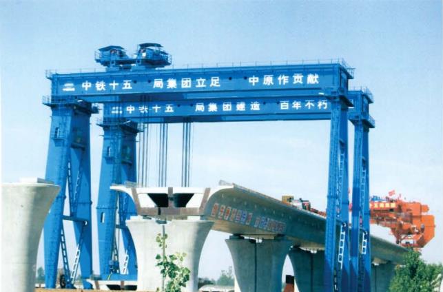 吊鉤雙主梁（liáng）工程門式起重機