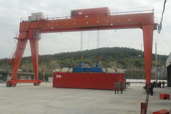 防爆起（qǐ）重機